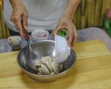 รูปขั้นตอนการทำที่ 8 ของ ยําหมูยอ สูตรน้ำยำปลาร้าแซ่บนัว