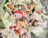 Foto del paso 5 de la receta: Ensalada con pasta, verduras y gulas