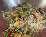 Foto langkah ke 3 dari resep Tumis tauge vegetarian.