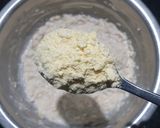 A picture of step 2 of Oats Paneer Chila.