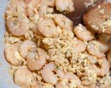 รูปขั้นตอนการทำที่ 3 ของ กุ้งผัดไข่