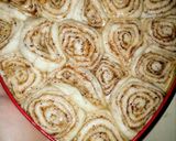 Foto del paso 9 de la receta: Cinnamon Roll Cake con Glaseado Tradicional
