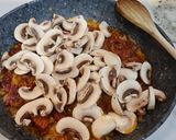 Foto del paso 3 de la receta Arroz con champiñones y chorizo