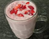 A picture of step 3 of Strawberry milkshake.