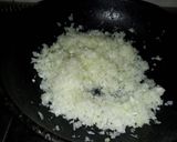 Foto del paso 3 de la receta: Riñones al vino blanco con arroz y cebolla acaramelada