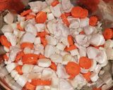 Tárkonyos csirkeraguleves recept fázis 2 fotója