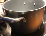 A picture of step 1 of Coosa b’laban (zucchini and yogurt).