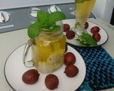 Foto langkah ke 4 dari resep Teh Leci Mint.