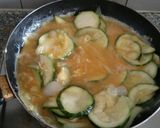 Foto del paso 2 de la receta: Tortilla de calabacín (zapallo italiano)