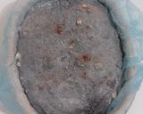 Foto langkah ke 18 dari resep Charcoal Wijen Chili Flakes Cheese Sourdough Bread (Open Bake Method).