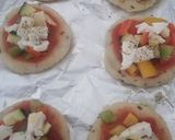 A picture of step 5 of Khichu pizzette.
