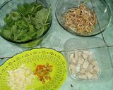 Foto langkah ke 1 dari resep Tumis toge bayam bawang putih.
