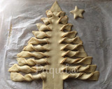 Foto del paso 4 de la receta: 🎄Árbol Navidad de hojaldre y pasta de turrón (Casera)🌟