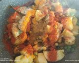 A picture of step 2 of Aloo matar.