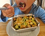 Foto langkah ke 7 dari resep Baked Potatoes with Broccoli and Cheese.