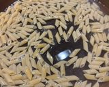 Foto del passaggio 1 della ricetta Penne con crema di melanzane e gamberi