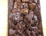 Foto langkah ke 4 dari resep •Chewy Brownies•w/ topping chochip & silverqueen.