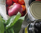 Foto del paso 2 de la receta: Ensalada de pasta con atún y cebolla morada