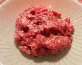Foto del paso 1 de la receta: Hamburguesas de solomillo de ternera, con tomates, berenjenas y vinagreta de albahaca