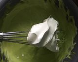 Foto langkah ke 8 dari resep Pandan Sponge Cake (cooked dough).