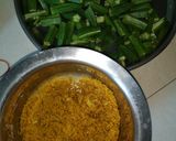 A picture of step 1 of Bharva bhindi.