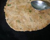 A picture of step 4 of Onion Paratha.