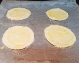 Foto del paso 1 de la receta: Volovanes rellenos de bechamel de espinacas y huevo escalfado