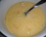Foto langkah ke 1 dari resep Telur dadar mix tahu & kol.