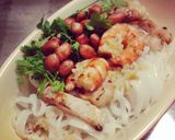 A picture of step 4 of Vietnamese Noodle Salad with Shrimp and Pork (Phở Trộn Tôm Thịt).