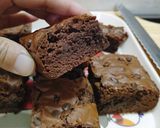 A picture of step 9 of Chocolate Chip Brownie 😍😍.