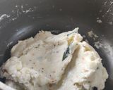 A picture of step 1 of Stuff rice dumplings.