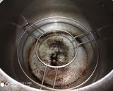 A picture of step 4 of Steamed Chocolate cake.