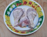 Pas rețetă Pulpițe la cuptor cu cartofi prăjiți și salată 1 fotografie
