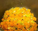 A picture of step 4 of Zucchini with rice and other vegetables in a multicooker.
