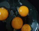 Foto del paso 1 de la receta Flan de huevo, manzana, vainilla y galleta.Sin lactosa