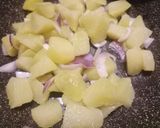 A picture of step 2 of Frittata di patate e provola.
