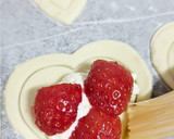 Foto del paso 2 de la receta: Hojaldres con fresas y queso crema