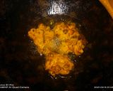 A picture of step 3 of Chana pakoda.