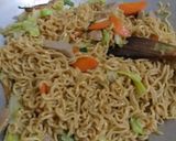 Foto langkah ke 4 dari resep Mie Goreng Baso.