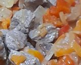 Foto del paso 2 de la receta: Cazuela de lomo, hongos de pino y papines de la quinta
