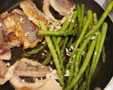 A picture of step 2 of One pan salmon & asparagus.