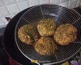 A picture of step 6 of Karnataka Style Dill Leaves Dal Vada OR Paruppu Vadai.