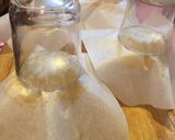 Foto del passaggio 3 della ricetta Cestini di parmigiano ripieni di coppa e carciofi marinati alla julienne