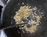 Foto langkah ke 3 dari resep Nasi Goreng Dadakan.