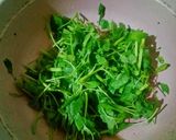 Foto langkah ke 1 dari resep Sayur Bayam Bening Cemplung.