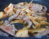 Hình bước làm 1 của món Cơm chiên thịt bò kim chi