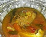 Foto langkah ke 4 dari resep Ikan Kuwe Kuah Asam Pedas Daun Kari.