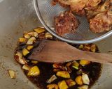Foto langkah ke 6 dari resep Ayam Goreng Mentega.