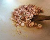 Foto langkah ke 3 dari resep Cumi asin cabe hijau.