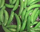 Foto langkah ke 4 dari resep Kacang kapri tumis daging sapi.